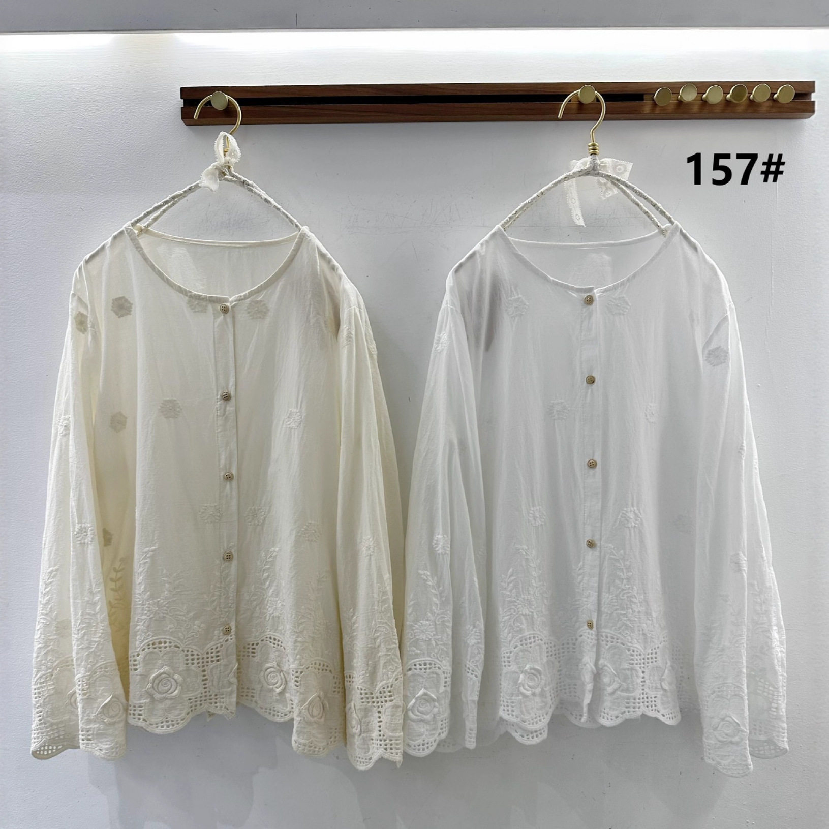 甜美森女文艺提花水溶刺绣长袖衬衫宽松百搭圆领叠穿打底衫春夏款