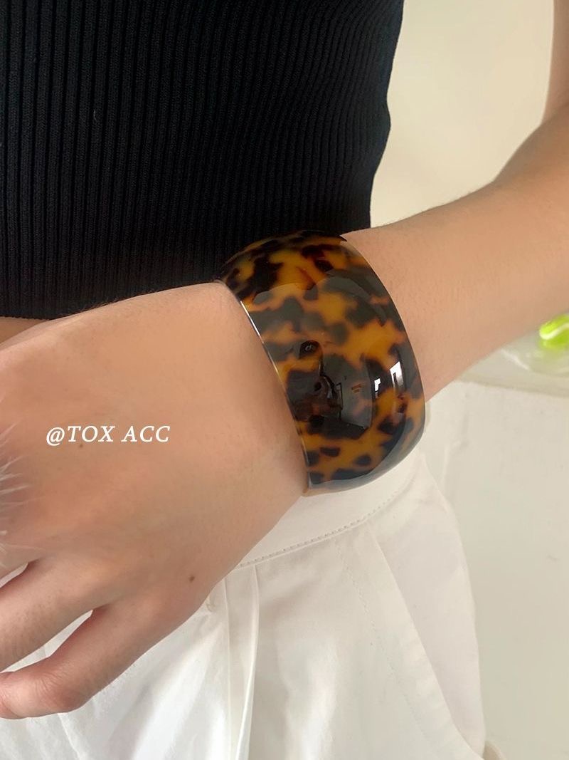 玳瑁手镯小众复古玳瑁亚克力手镯搭配神器设计感高质感开口手环