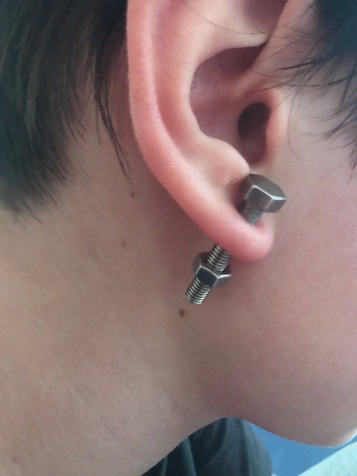 2025新款小众设计感螺母螺栓耳钉男帅气机能暗黑耳环女酷霸气