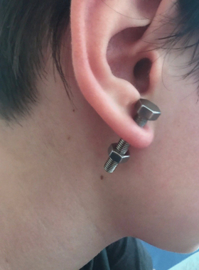 2025新款小众设计感螺母螺栓耳钉男帅气机能暗黑耳环女酷霸气