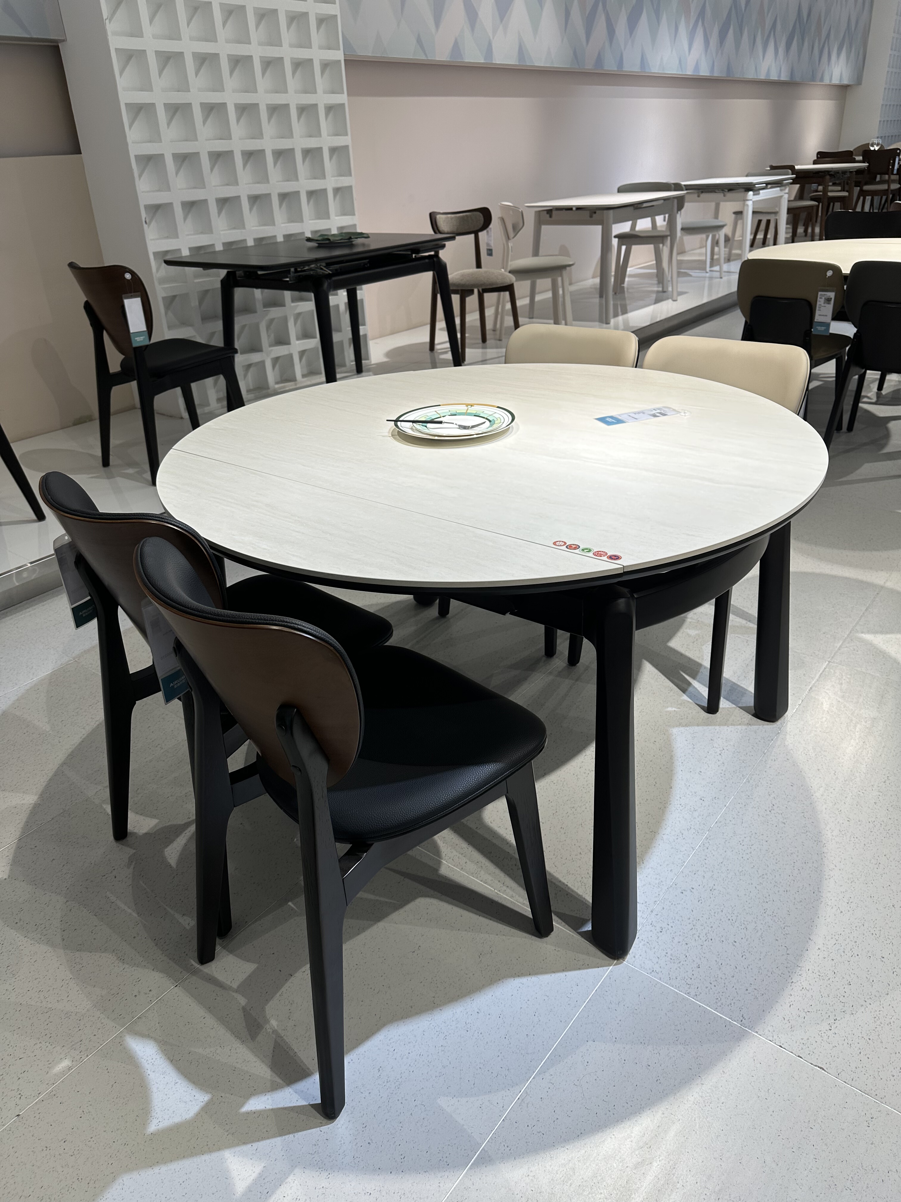 岩板餐桌椅组合现代简约家用小户型饭桌伸缩折叠餐桌椅组合