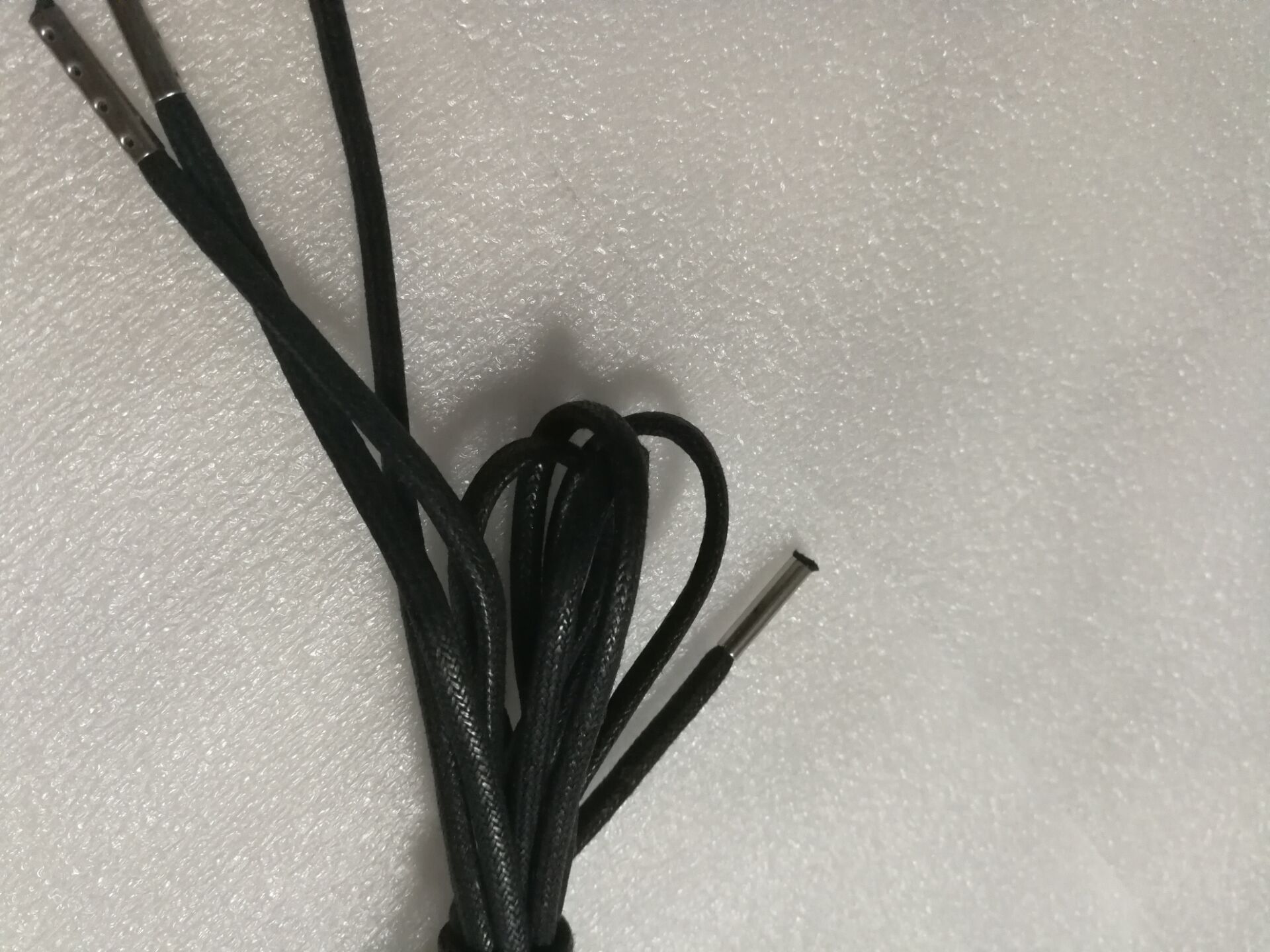 Âò¶þ ËÍÒ» ¸ßµµ½ðÊôÍ· ´òÀ¯Ð¬´ø£¬ ÐÝÏÐЬ´ø ´Ö3MM, ³¤75-150CM