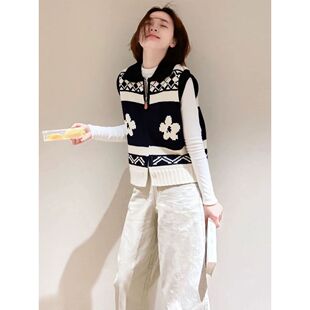 时尚黑色费尔岛花朵翻领针织马甲女2026夏季新款休闲显瘦背心开衫