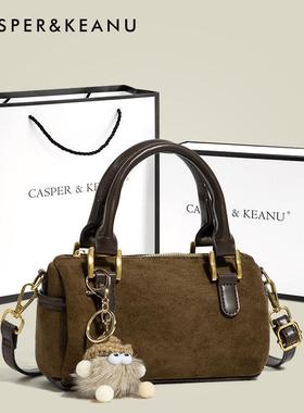 CASPER&KEANU小众绒面女士枕头包2025新款春夏百搭覆古单肩斜挎包