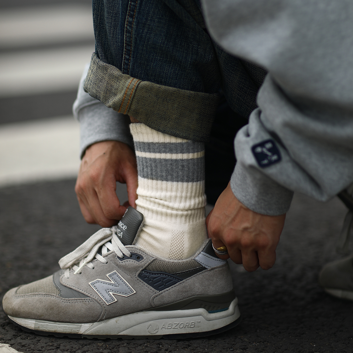 潮工作室灰色毛巾底运动风中筒袜