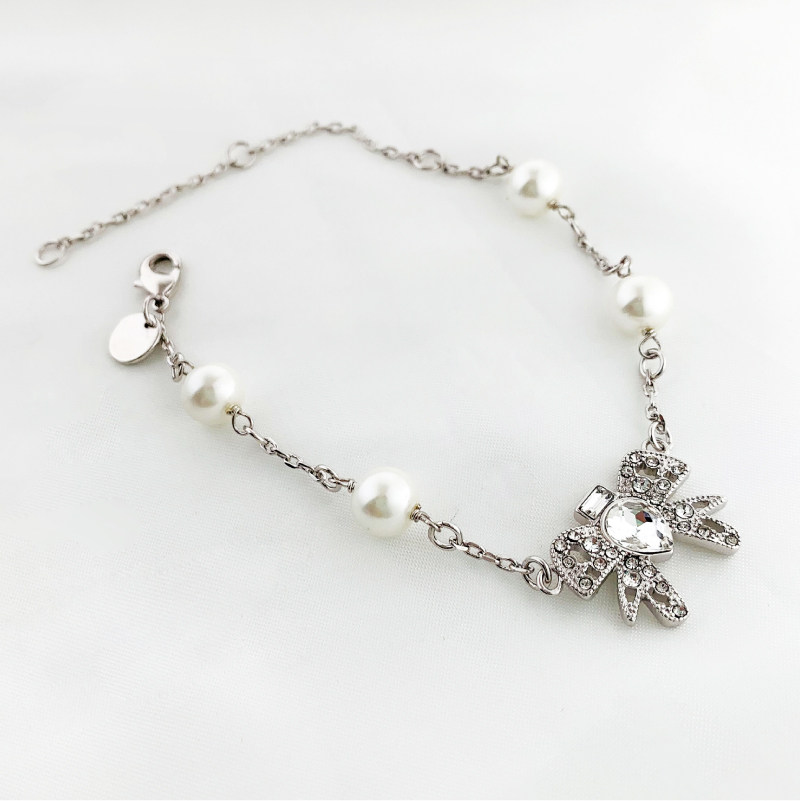 蝴蝶结镶钻珍珠手链女气质百搭高级感网红小众款2026新潮萝莉手镯