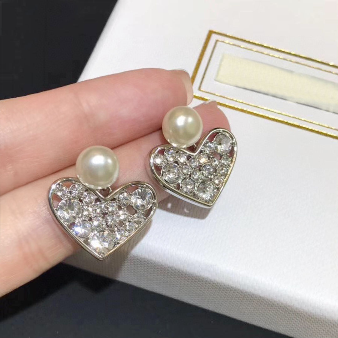 心形镶钻珍珠短款耳钉耳环女气质高级感百搭小众日韩风耳饰新款