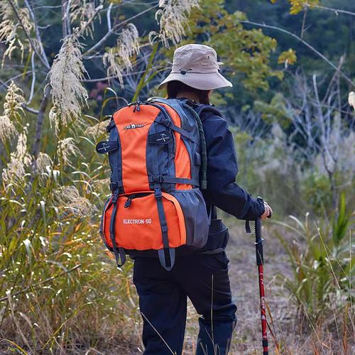 户外大容量登山相机包摄影包旅行包防水背包徒步多功能50L户外包