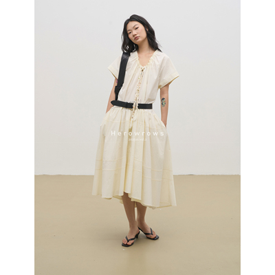 彩石编绳V领抽皱量感拼接大摆裙