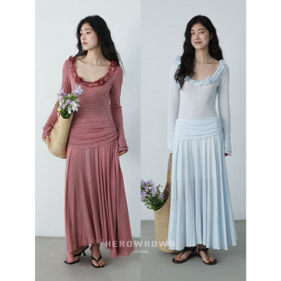 氛围感花朵领口针织长袖连衣裙