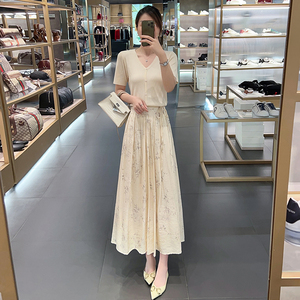 杏色雪纺连衣裙2023夏装新款气质碎花两件套女半身裙长裙套装裙子