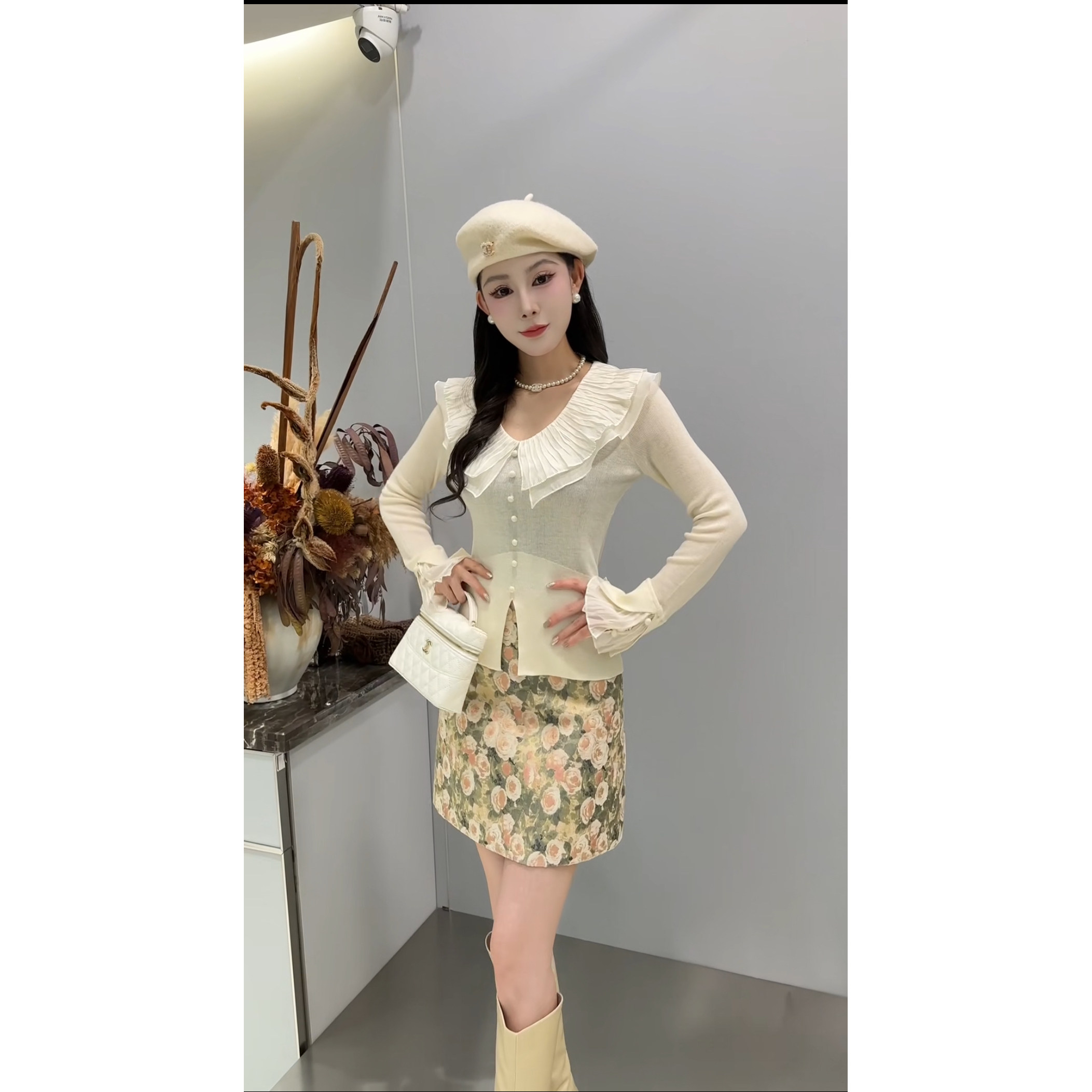 21501双层荷叶领开叉拼接喇叭袖