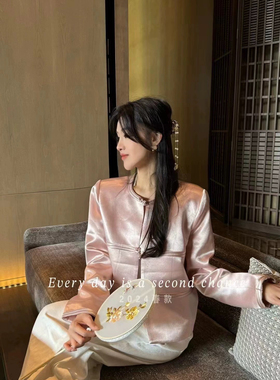 欧洲站2024春秋新款V+.COM复古甜酷盘扣缎面小香风短款外套59211