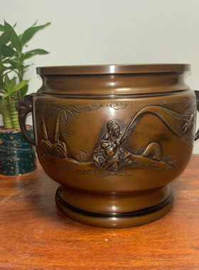 日本人物浮雕图老铜火钵，重3.86公斤，外径28厘米，内径22，高24