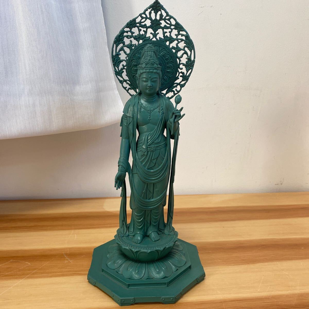 日本大佛师松久宗琳作观音菩萨像摆件，高约40厘米，品相如图所示