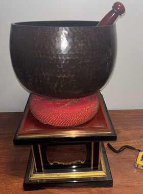 日本宝龙手打大口径铜磬一套，铜磬重1.98千克，直径27厘米