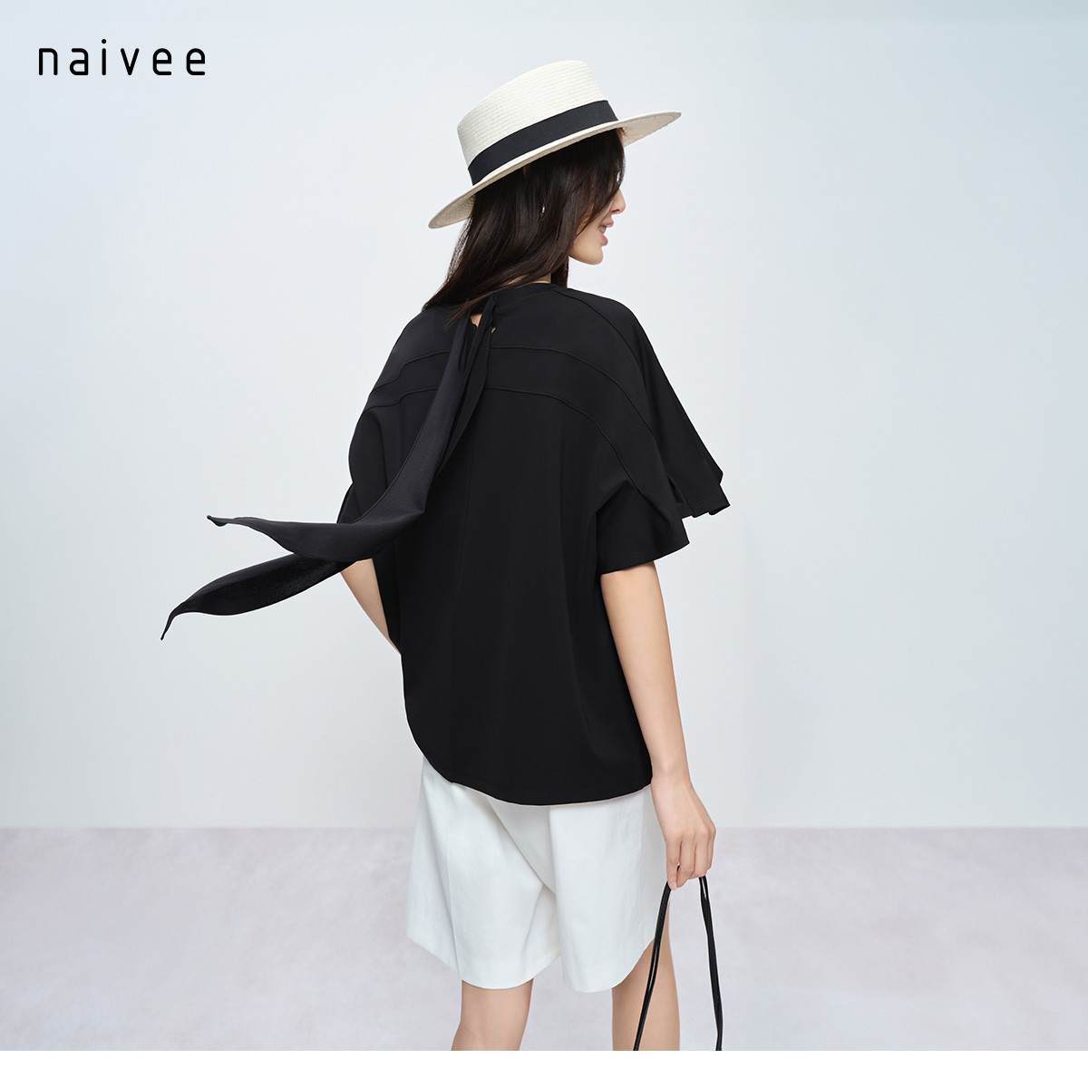 naivee纳薇26夏新款显瘦黑色上衣宽松休闲后飘带喇叭袖短袖T恤女