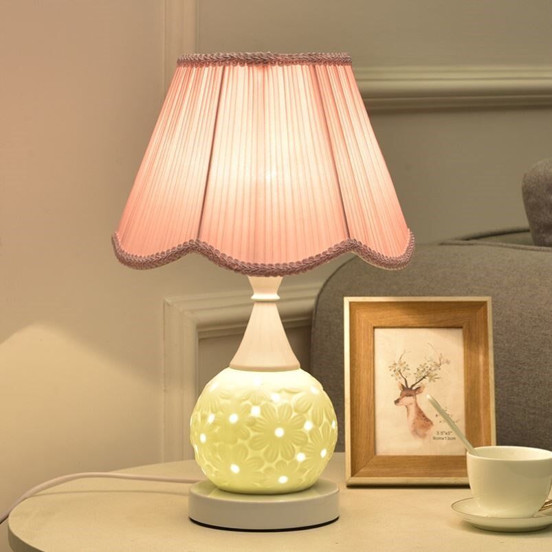 高端大气台灯卧室浪漫时尚简约复古风花朵主卧床头台灯可调节亮度