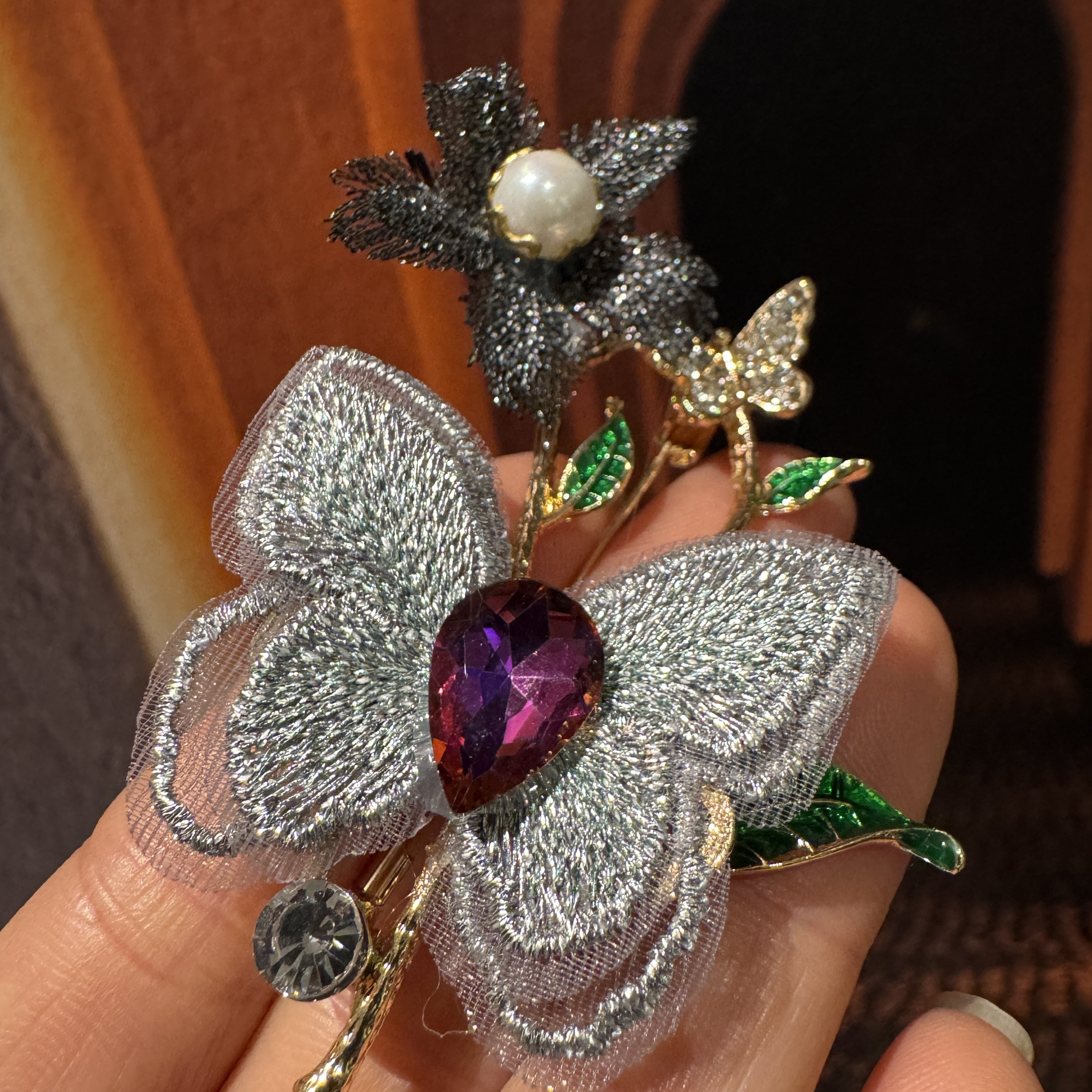 新款专场刺绣蝶恋花别针皇冠配饰B69