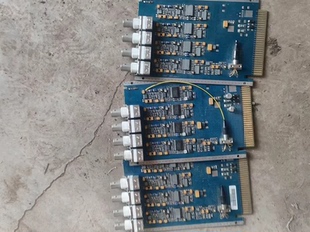 藍(lán)色多接口PCB電路板 帶有多組接頭和集成電路