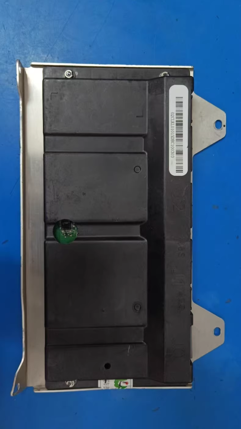 拆机电池管理系统，成色如图，功能正常。有需要的朋友可以联系我