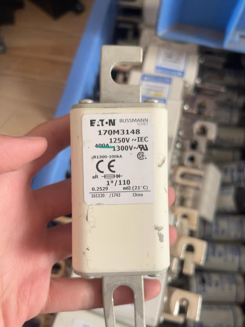 170M3148伊顿Bussmann快速熔断器 拆机成色如图，不议价不包邮