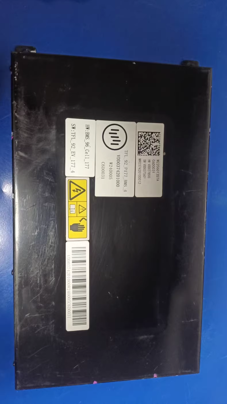 威马电动汽车BMS电池管理系统，型号如图