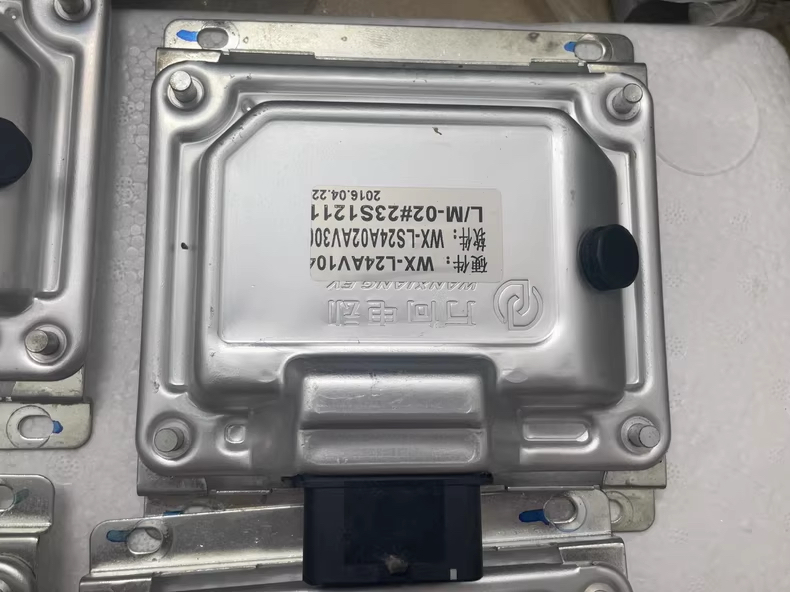 广汽传祺动力电池管理系统控制板一套 想要的发图片对型号 议价