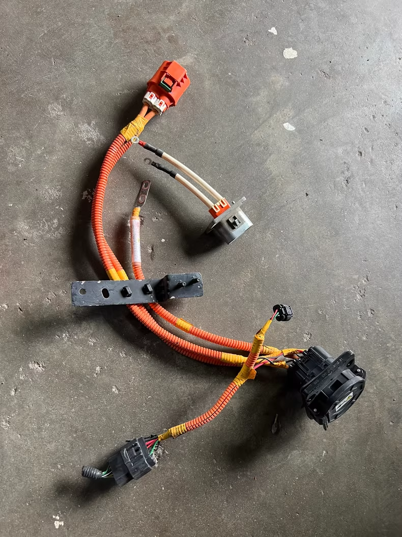 1比亚迪新能源 18年比亚迪E5 慢充线 慢充插头 如图一套 相当漂亮