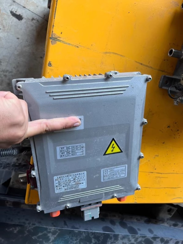 瑞驰二代车载充电器+DC/DC变换器总成，成色如图，功能完好