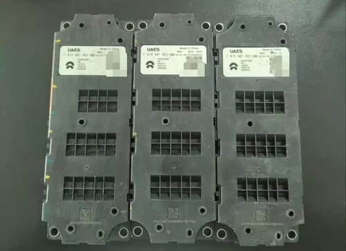 拆机UAES蔚来新能源汽车电池管理系统， F 01R 00T 082