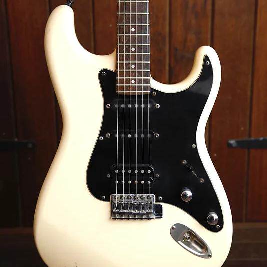 电吉他Squier思奎尔单单双