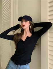 A simple, slim and Sexy French elegant button shirt