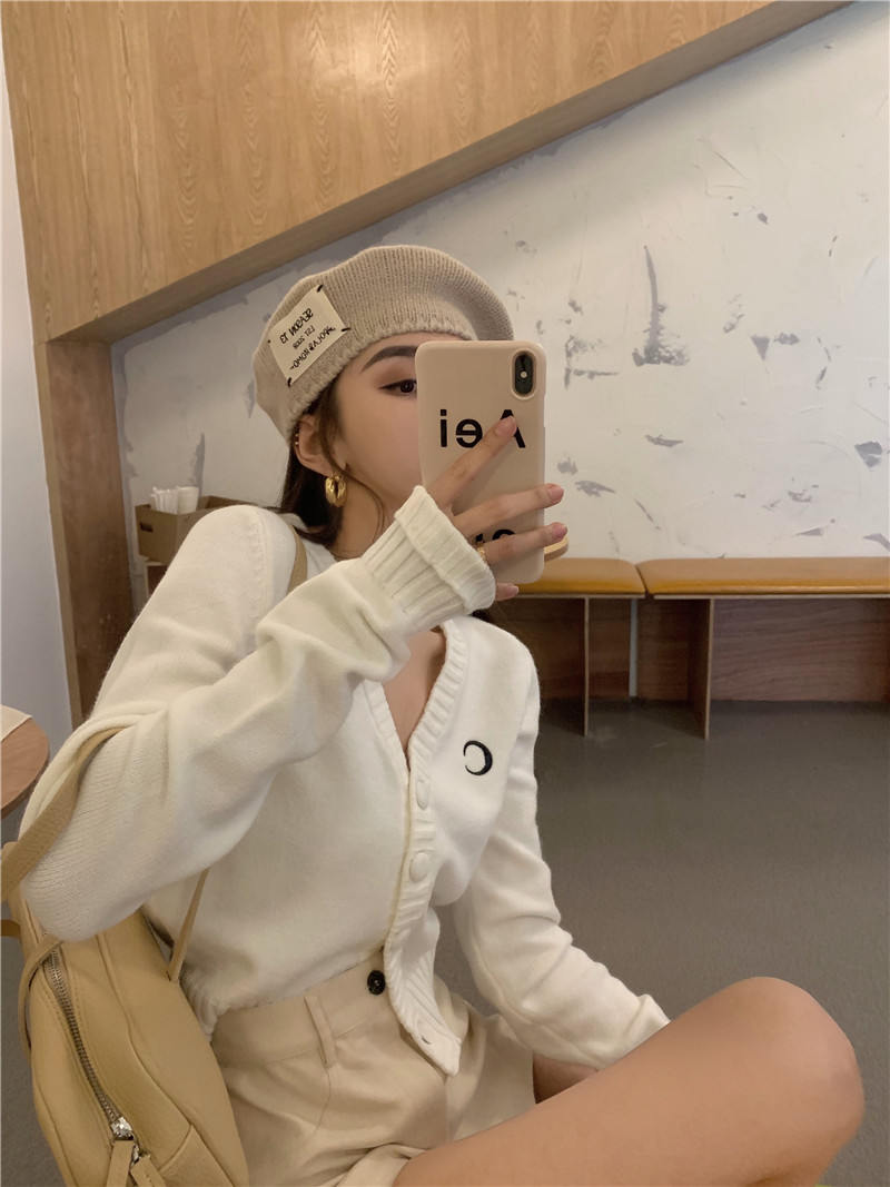 Real price V-neck breasted knitted cardigan Top + retro high waisted shorts