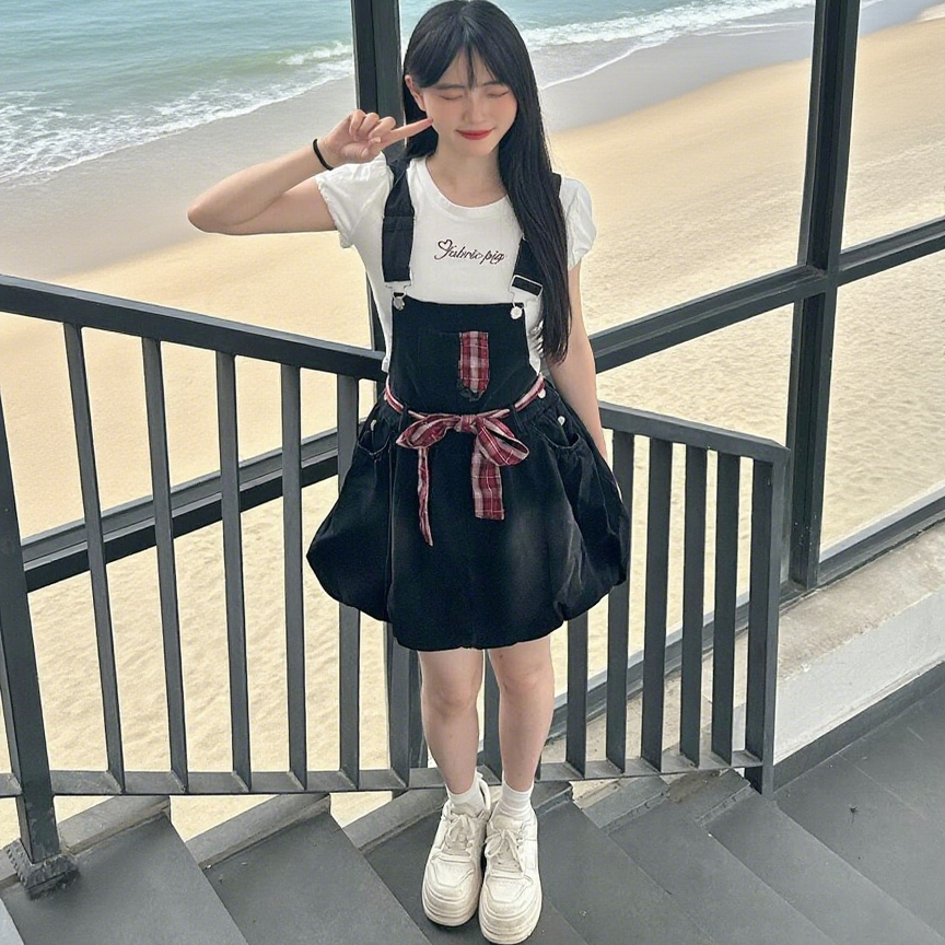 美式甜辣风黑色拼接牛仔背带