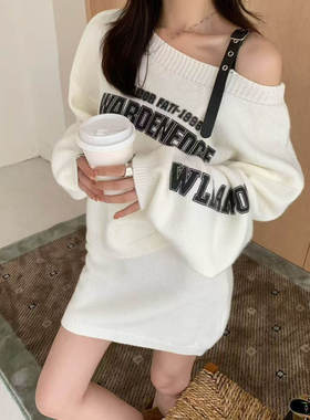 美式斜肩字母针织套装女秋冬新款宽松慵懒风套头毛衣半身裙两件套