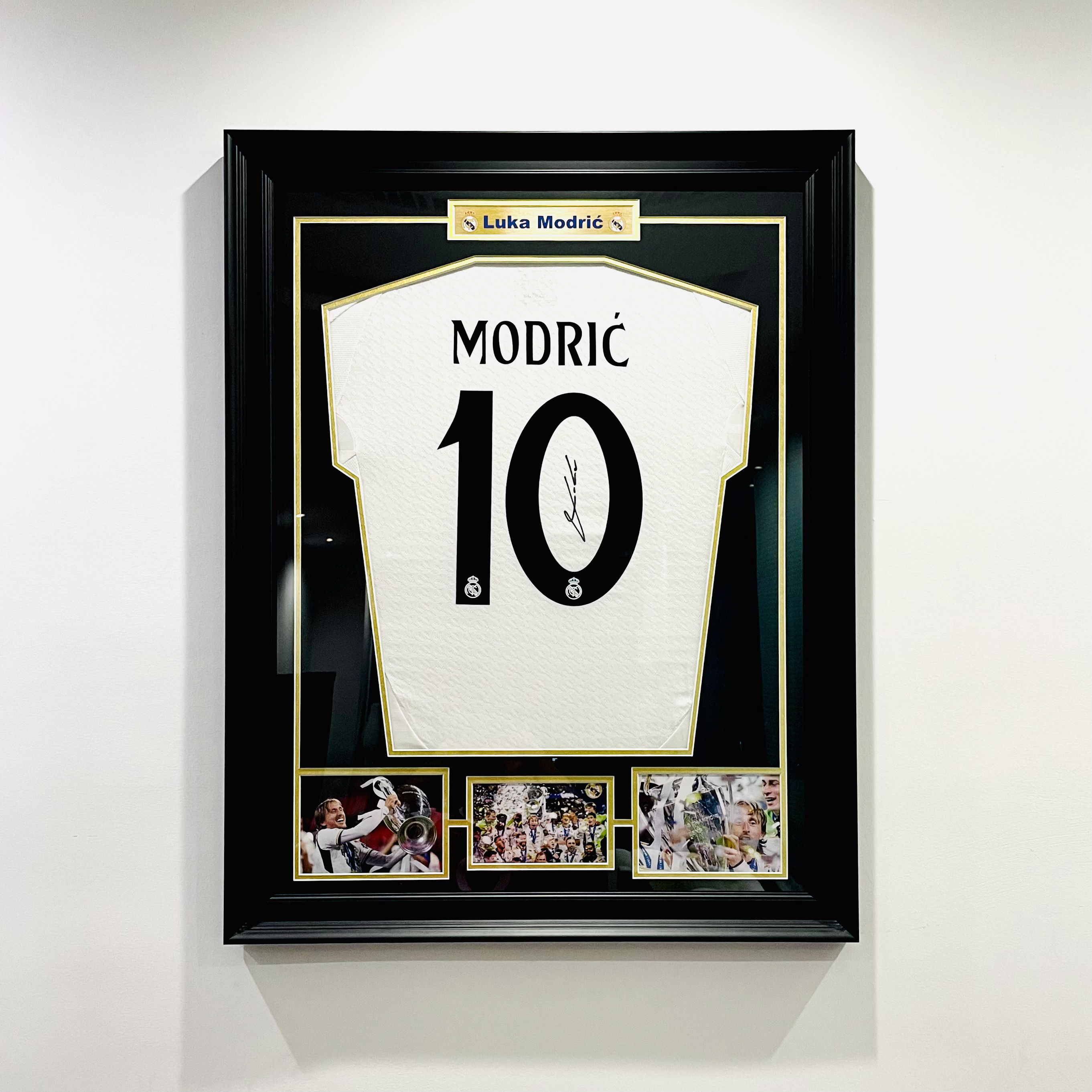 皇马莫德里奇签名球衣装裱相框