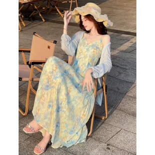 法式v领碎花吊带连衣裙子女夏季2026新款海边度假风穿搭气质长裙