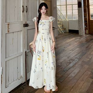 气质长裙 小飞袖 方领碎花连衣裙子女夏季 2025新款 海边度假茶歇法式