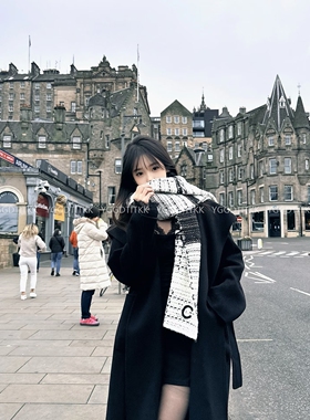 YGGD TITKK 穿上气质出众！26FW 针织围巾女C字刺绣竖纹保暖外搭