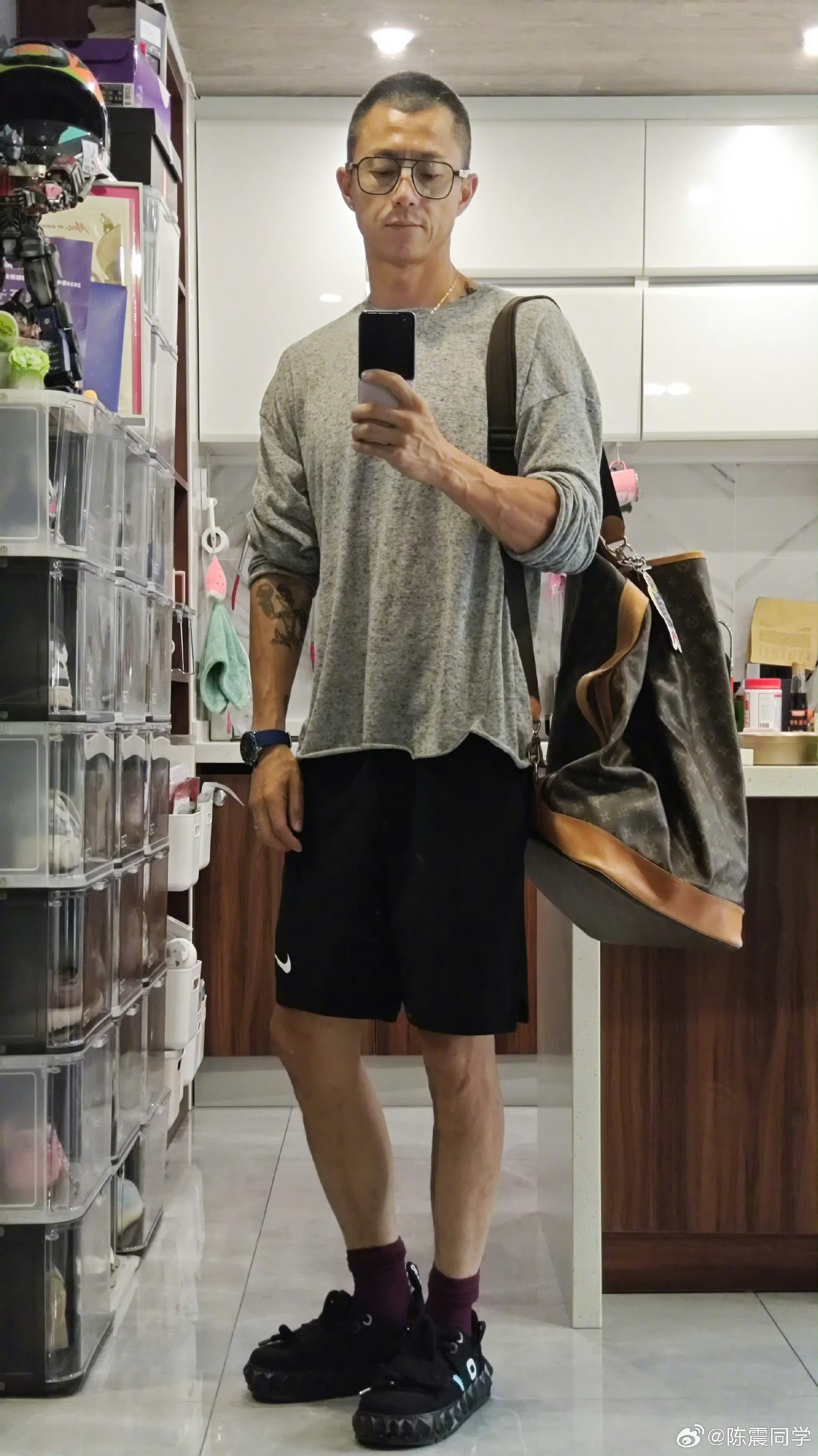 陈震同款2025轻薄透气圆领打底衫长袖t恤男士休闲宽松慵懒风