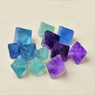 天然水晶彩色萤石八面体矿石原石矿物标本家居装饰礼物能量石