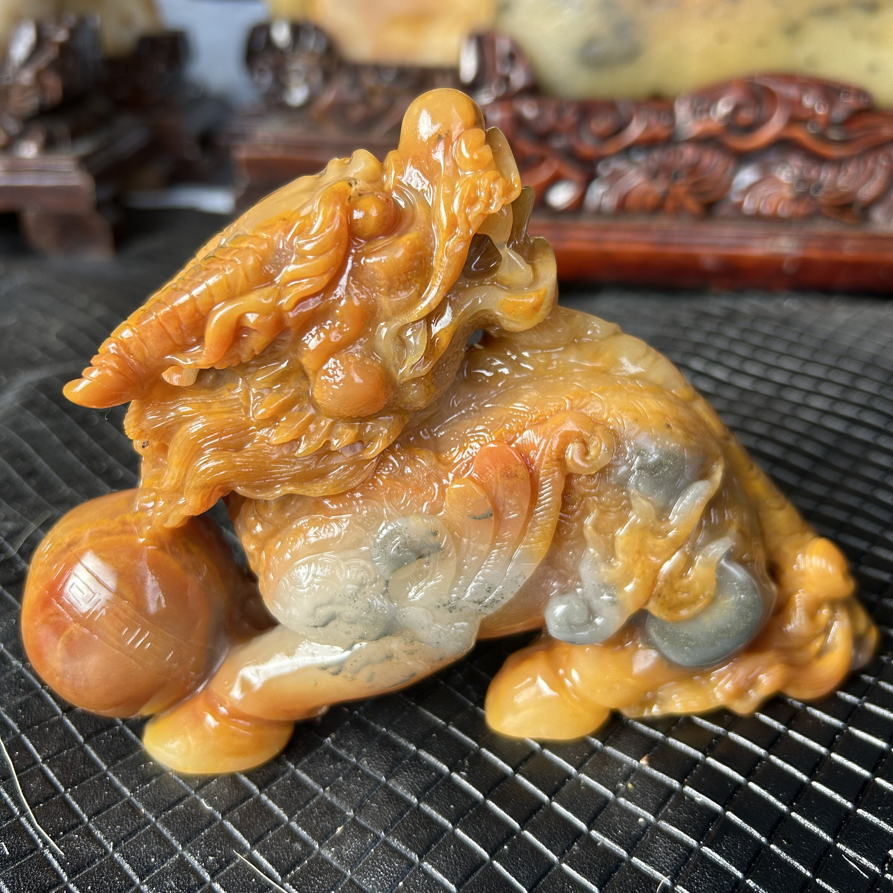 云南黄龙玉精品茄子山俏色金沙料麒麟茶宠收藏摆件车挂品质保证