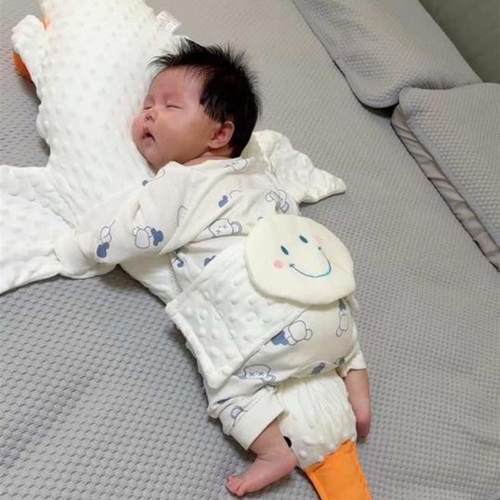 大白鹅婴儿排气枕新生儿用品安抚小月龄宝宝枕趴睡神器防胀气抱枕