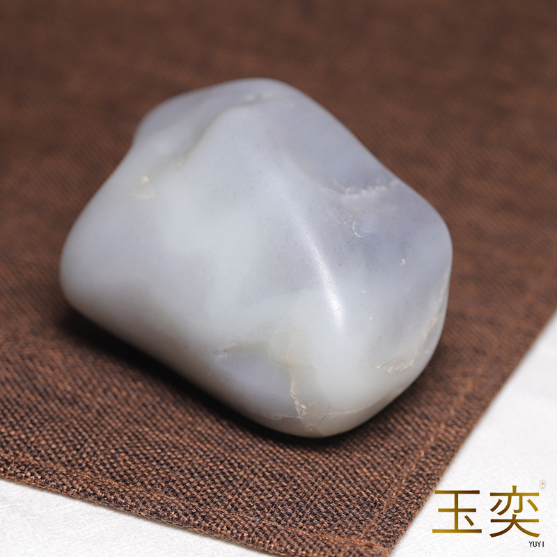 新疆和田玉青花籽料原石