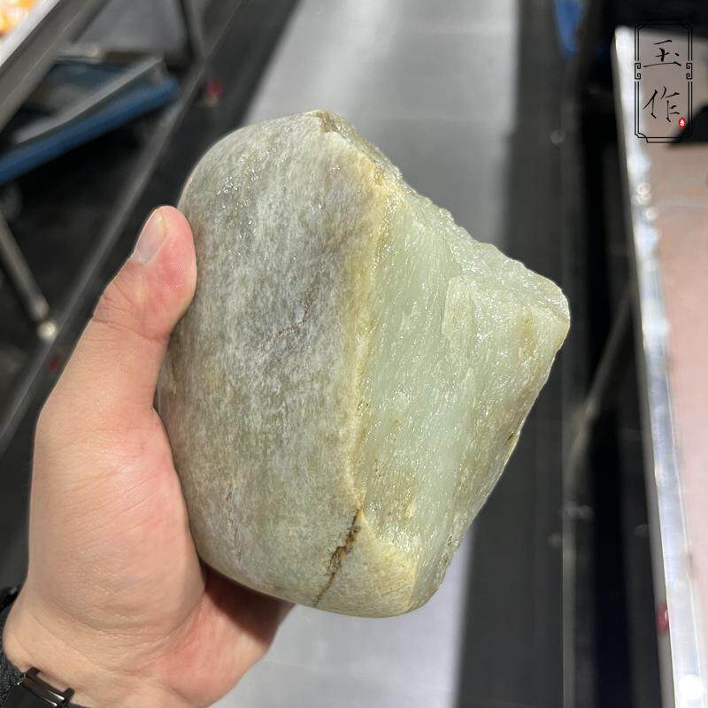 玉奕z6新疆和田玉籽料白玉特色白皮料原石籽料断籽玉石溯源图非卖