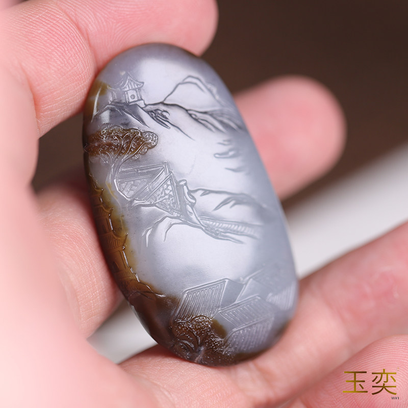 玉奕和田玉籽料青花糖色山水吊坠