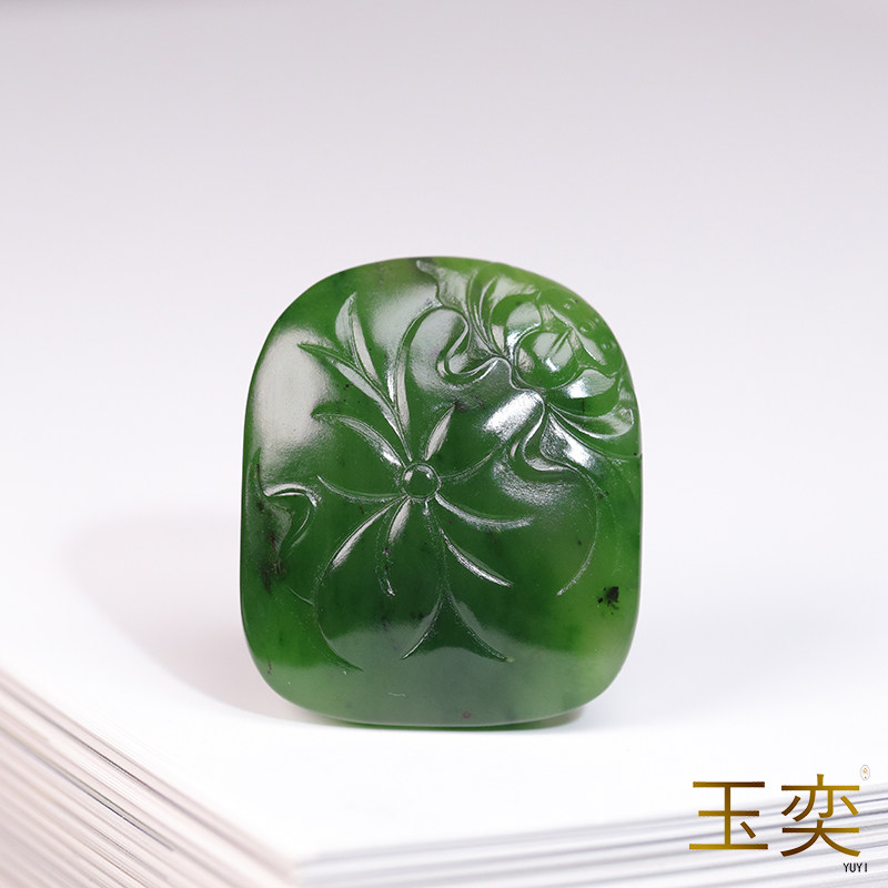 和田玉籽料15.2克苏工碧玉莲花