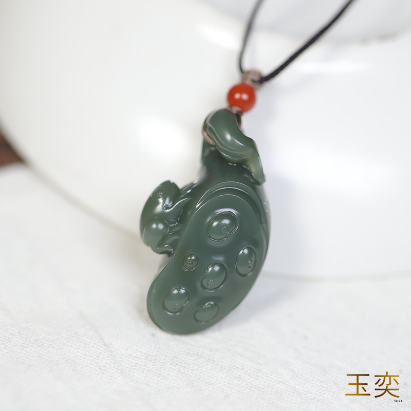 青玉CNAL吊坠莲蓬小精品挂件籽料