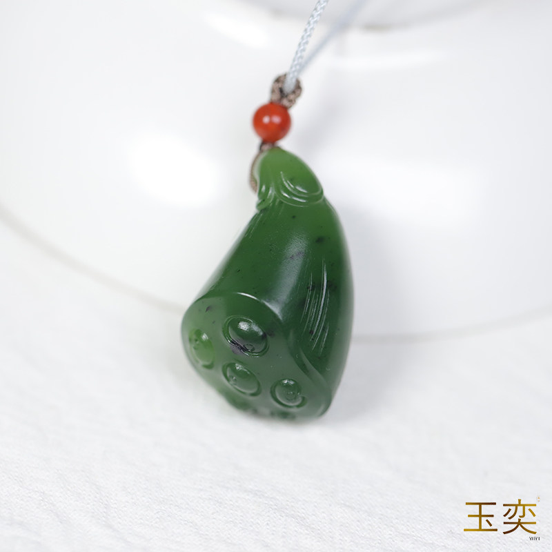 玉奕新疆和田玉籽料碧玉莲蓬吊坠